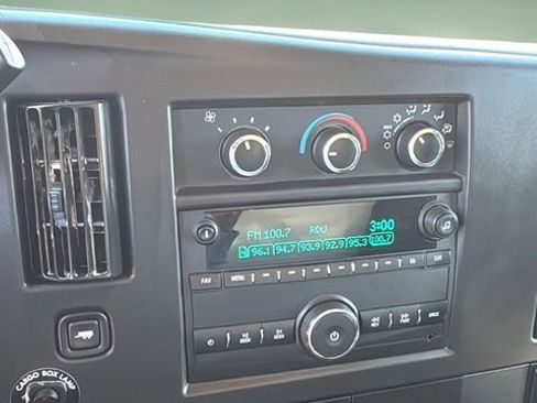 Used 2020 Chevrolet Express 3500 Work Van w/ Power Convenience Package image 25