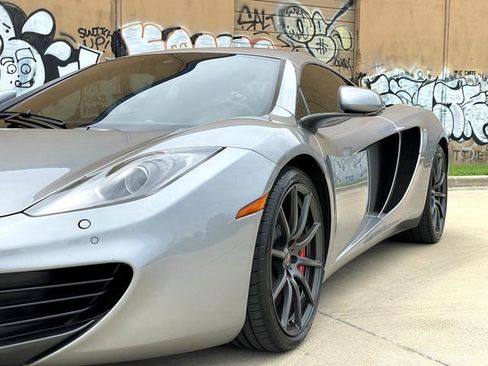 Used 2012 McLaren MP4-12C Base image 5