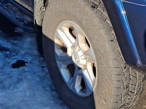 Used 2018 Toyota 4Runner SR5 image 10