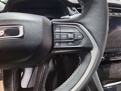 Certified 2023 Jeep Grand Cherokee Limited w/ Luxury Tech Group II image 18