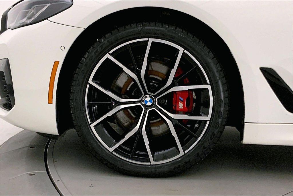 Certified 2023 BMW 530i xDrive w/ M Sport Package AWD/4WD image 8