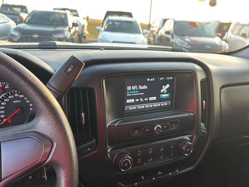 Used 2019 Chevrolet Silverado 1500 Custom w/ Custom Convenience Package AWD/4WD image 13