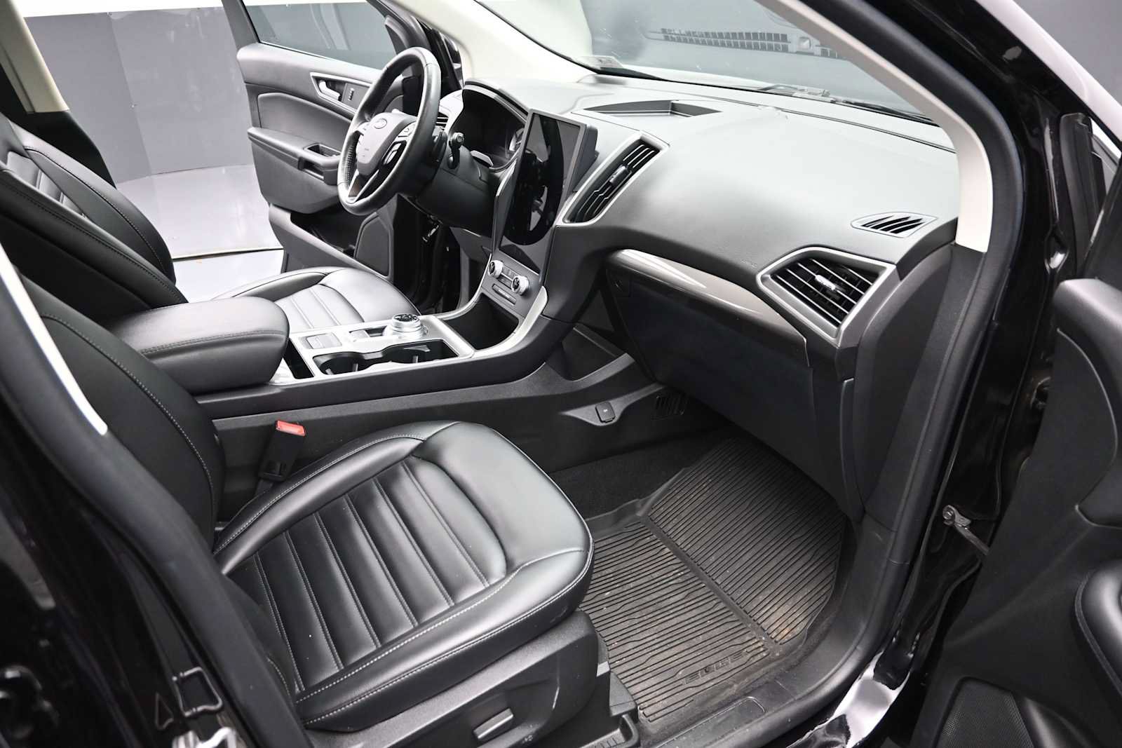 Certified 2024 Ford Edge SEL w/ Convenience Package AWD/4WD image 14