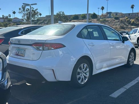 Used 2025 Toyota Corolla LE FWD image 3