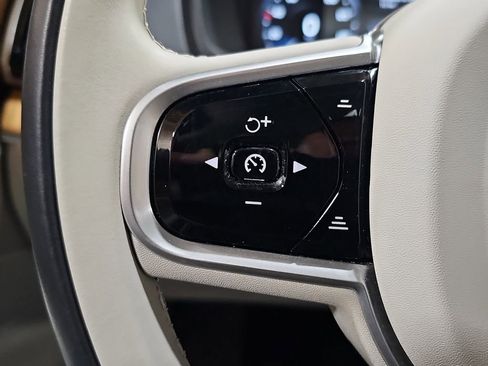 Used 2021 Volvo XC90 T8 Inscription Expression w/ Advanced Package image 11