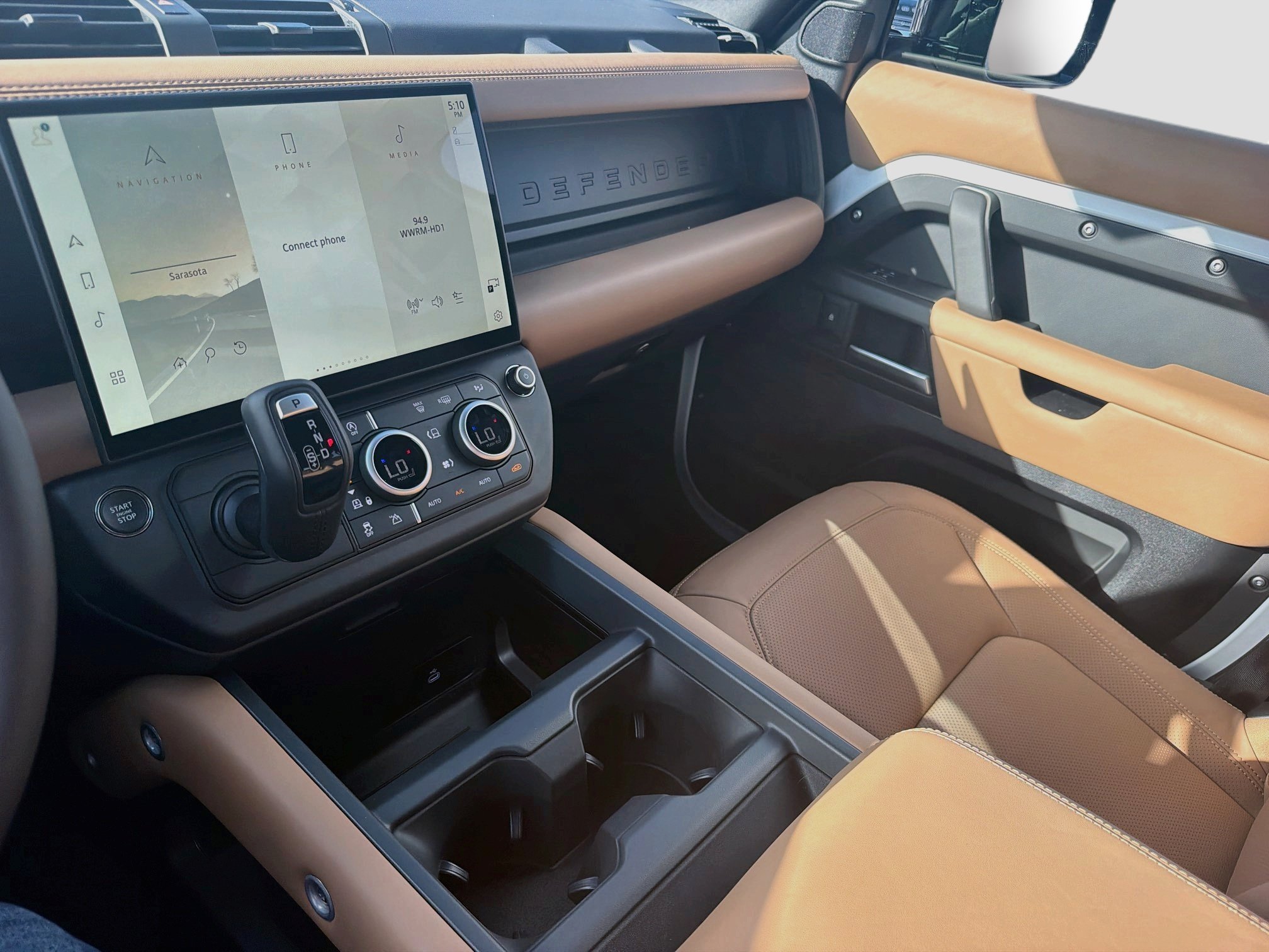 New 2026 Land Rover Defender 110 X-Dynamic SE AWD/4WD image 28