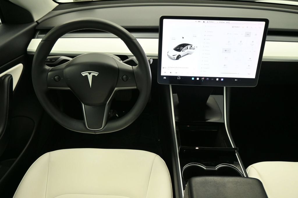 Used 2020 Tesla Model 3 Standard Range Plus RWD image 5