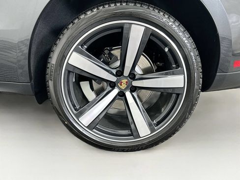 Used 2026 Porsche Macan AWD/4WD image 32