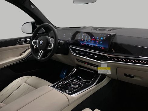 New 2026 BMW X7 M60i image 21