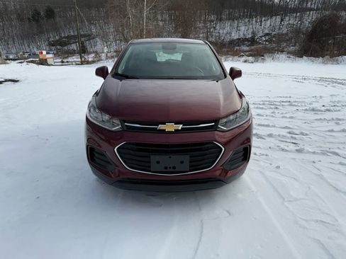 Used 2017 Chevrolet Trax LS w/ LPO, Cargo Package image 2