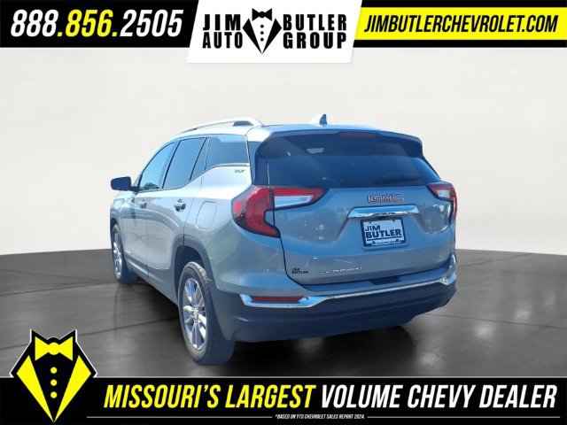 Used 2024 GMC Terrain SLT FWD image 2