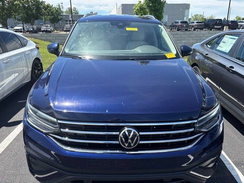 Used 2023 Volkswagen Tiguan SE AWD/4WD image 10