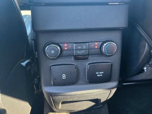 Used 2017 Ford Explorer Limited w/ Equipment Group 301A FWD image 13