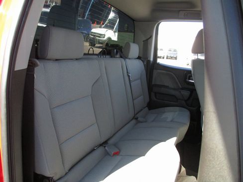 Used 2018 Chevrolet Silverado 1500 Custom image 17