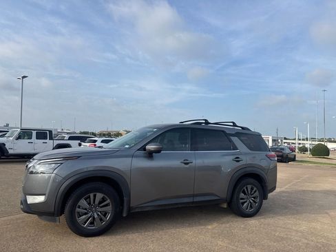 Certified 2024 Nissan Pathfinder SV w/ Cargo Package FWD image 8