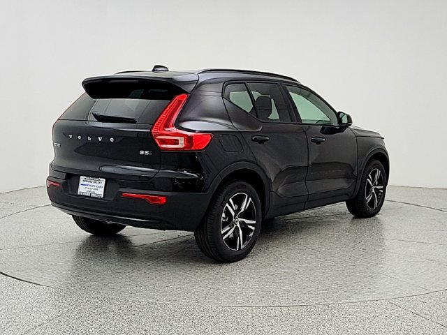 New 2026 Volvo XC40 B5 Core w/ Protection Package Premier AWD/4WD image 5