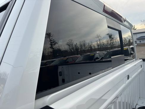 Used 2025 Chevrolet Silverado 1500 LT w/ Leather Package image 15