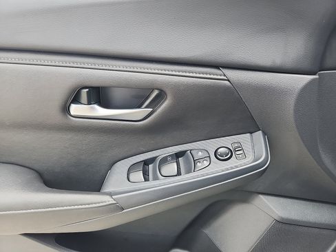 Used 2025 Nissan Sentra SV w/ All-Weather Package FWD image 12