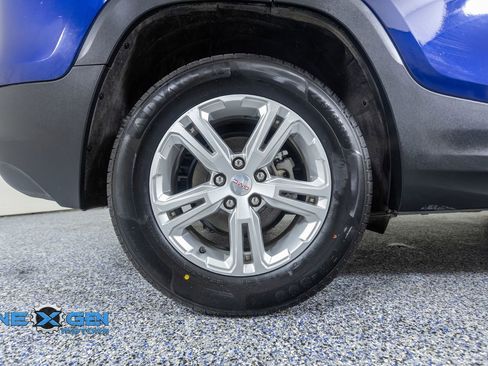 Used 2022 GMC Terrain SLE w/ Driver Convenience Package FWD image 43