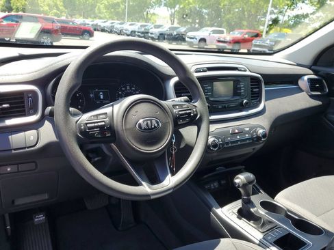 Used 2016 Kia Sorento AWD image 6