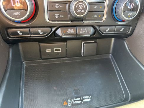 Used 2022 Chevrolet Tahoe LT w/ Luxury Package image 30