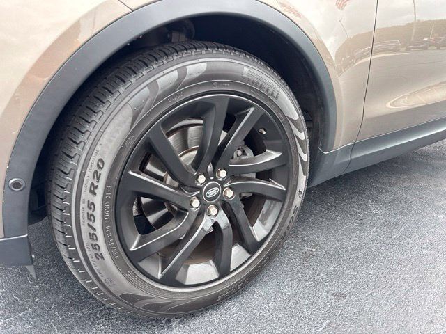 Used 2017 Land Rover Discovery HSE AWD/4WD image 7