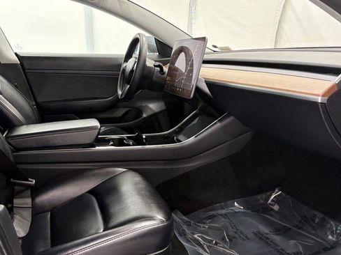 Used 2020 Tesla Model 3 Standard Range Plus image 19