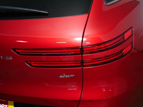 Used 2023 Genesis GV70 2.5T w/ Sport Prestige Package image 17