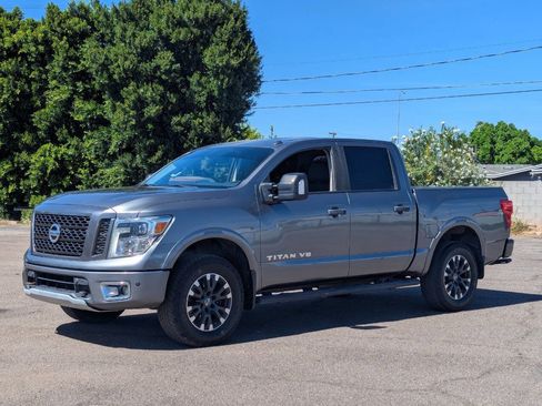 Used 2018 Nissan Titan PRO-4X image 6