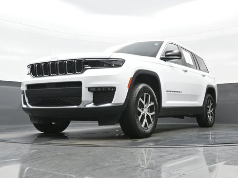 Used 2025 Jeep Grand Cherokee L Limited AWD/4WD image 26