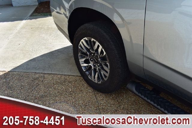 Used 2025 Chevrolet Suburban Z71 w/ Comfort Package AWD/4WD image 18