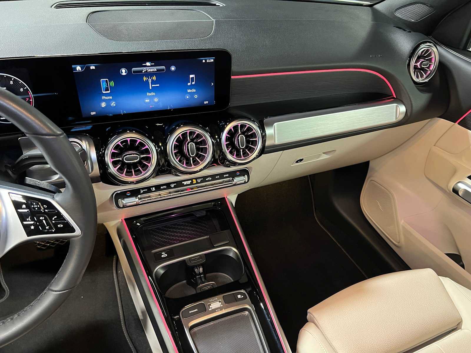 Certified 2026 Mercedes-Benz GLB 250 4MATIC image 33