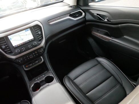 Used 2023 GMC Acadia Denali w/ Black Diamond Edition image 11