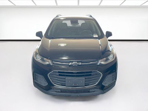 Used 2021 Chevrolet Trax LT w/ Midnight Edition FWD image 2