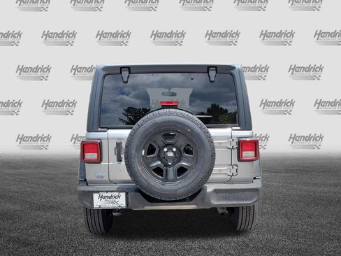 Used 2018 Jeep Wrangler Unlimited Sport AWD/4WD image 8
