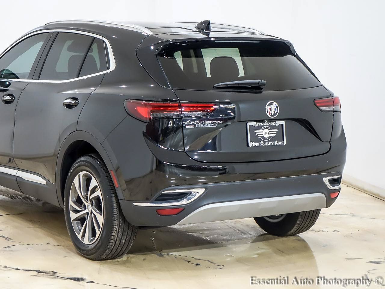 Used 2022 Buick Envision Essence w/ Safety Package AWD/4WD image 9