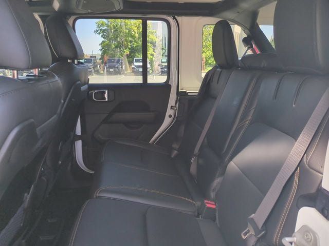 Used 2024 Jeep Wrangler Unlimited Sahara w/ Technology Group AWD/4WD image 14