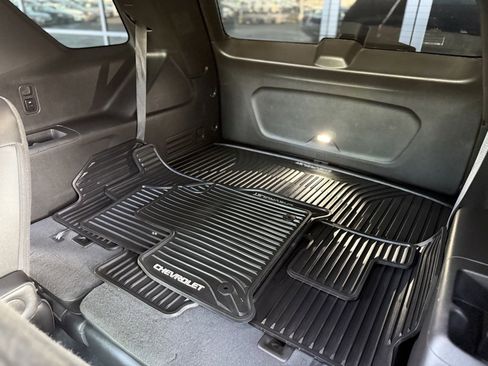 Used 2023 Chevrolet Traverse Premier image 13