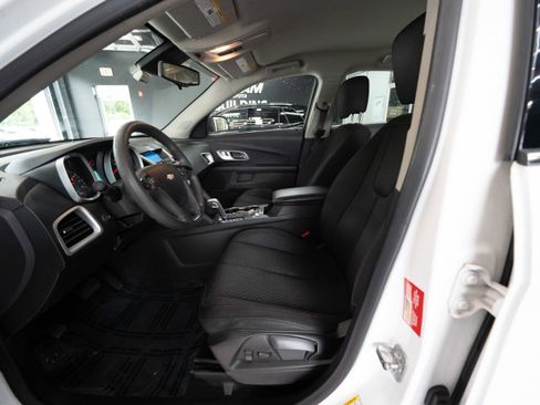 Used 2015 Chevrolet Equinox LS FWD image 9