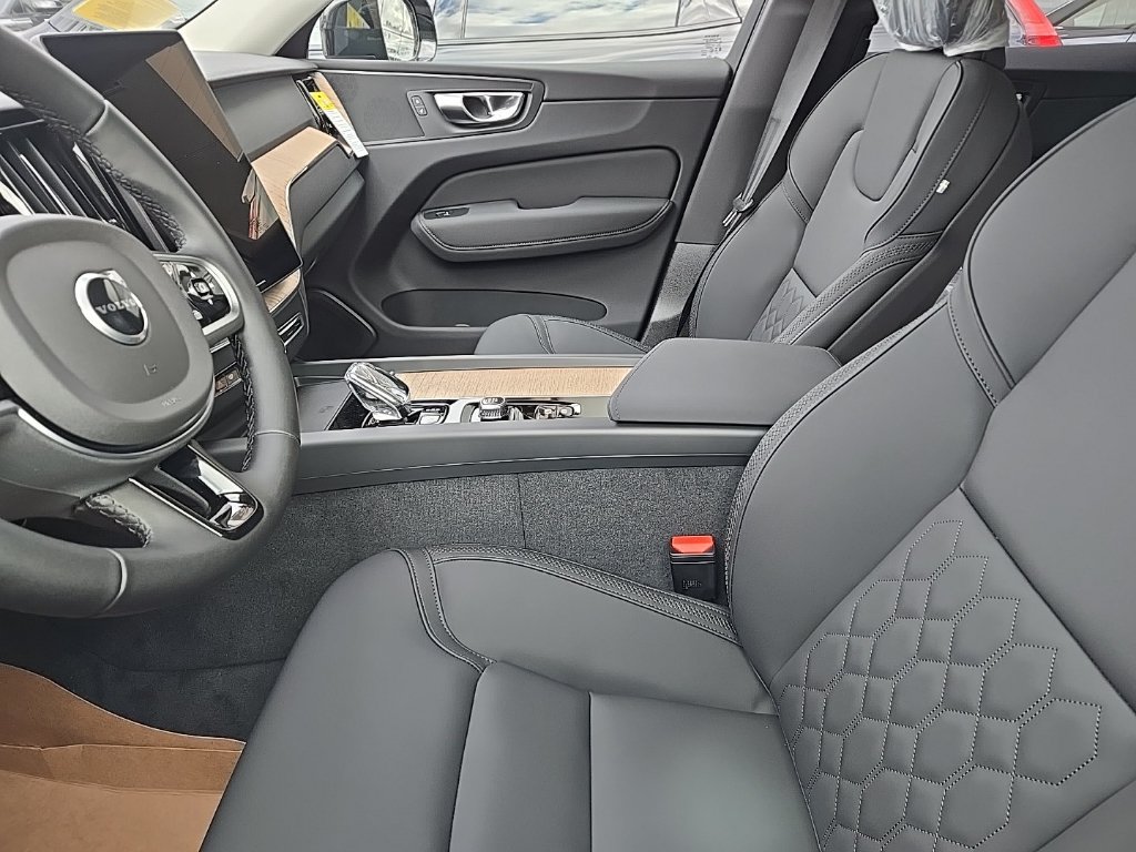 New 2026 Volvo XC60 B5 Plus w/ Protection Package Premier AWD/4WD image 8