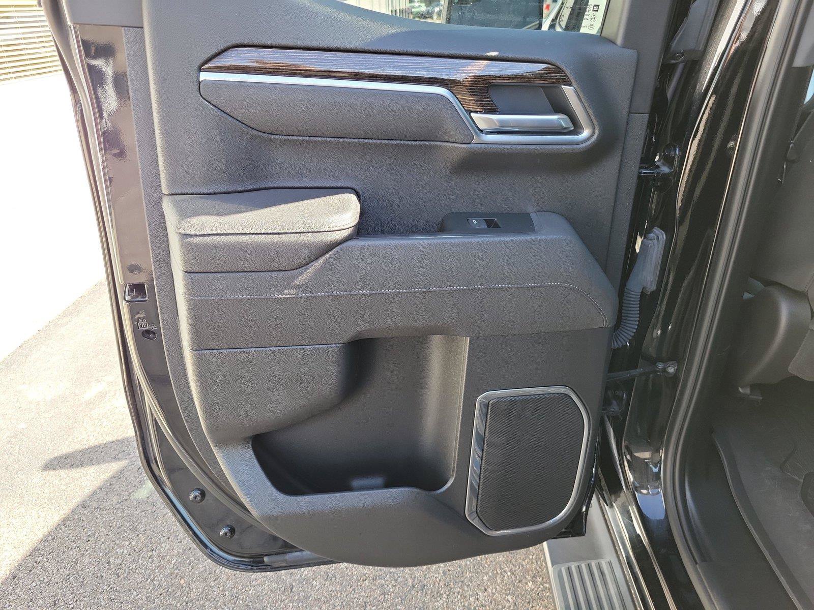 Used 2025 GMC Sierra 1500 Elevation AWD/4WD image 13