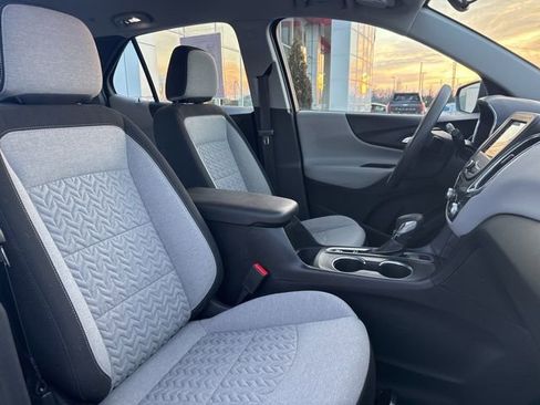 Used 2023 Chevrolet Equinox LS AWD/4WD image 23