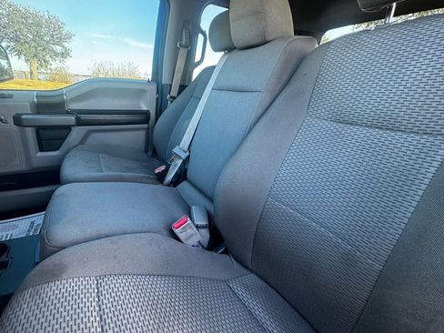 Used 2017 Ford F150 XLT image 11