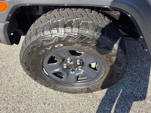 Used 2023 Jeep Wrangler Sport image 15