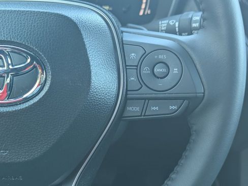 Used 2025 Toyota Corolla Cross XSE image 22