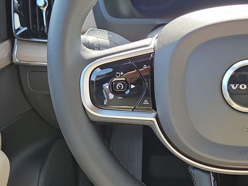 New 2026 Volvo XC90 B6 Plus w/ Protection Package Premier image 17