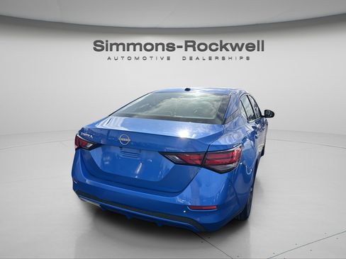 Used 2025 Nissan Sentra SV w/ SV Premium Package image 7