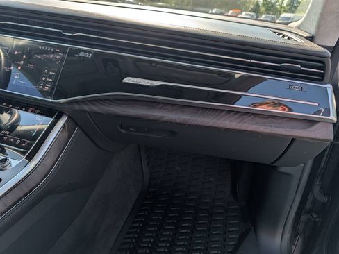Used 2019 Audi Q8 Prestige AWD/4WD image 37