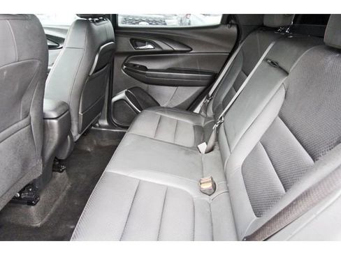 Used 2022 Chevrolet TrailBlazer RS FWD image 12