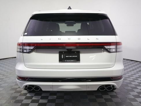 New 2026 Lincoln Aviator Reserve w/ Jet Appearance Package AWD/4WD image 5